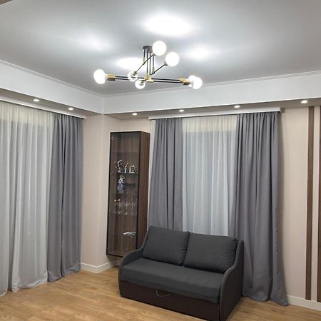 Tbilisi Hilton Apartment Bagian luar foto