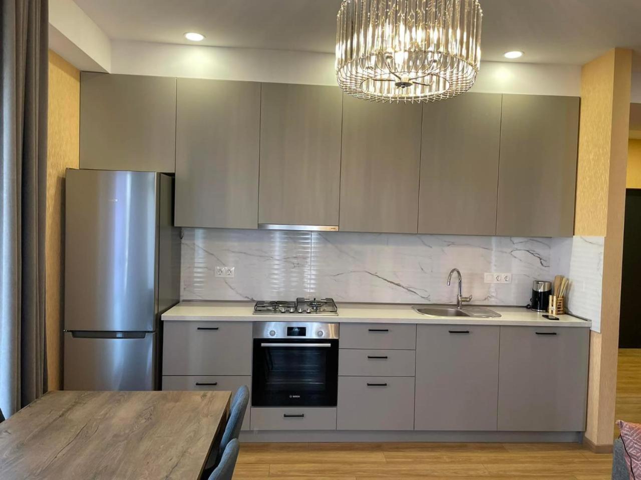 Tbilisi Hilton Apartment Bagian luar foto