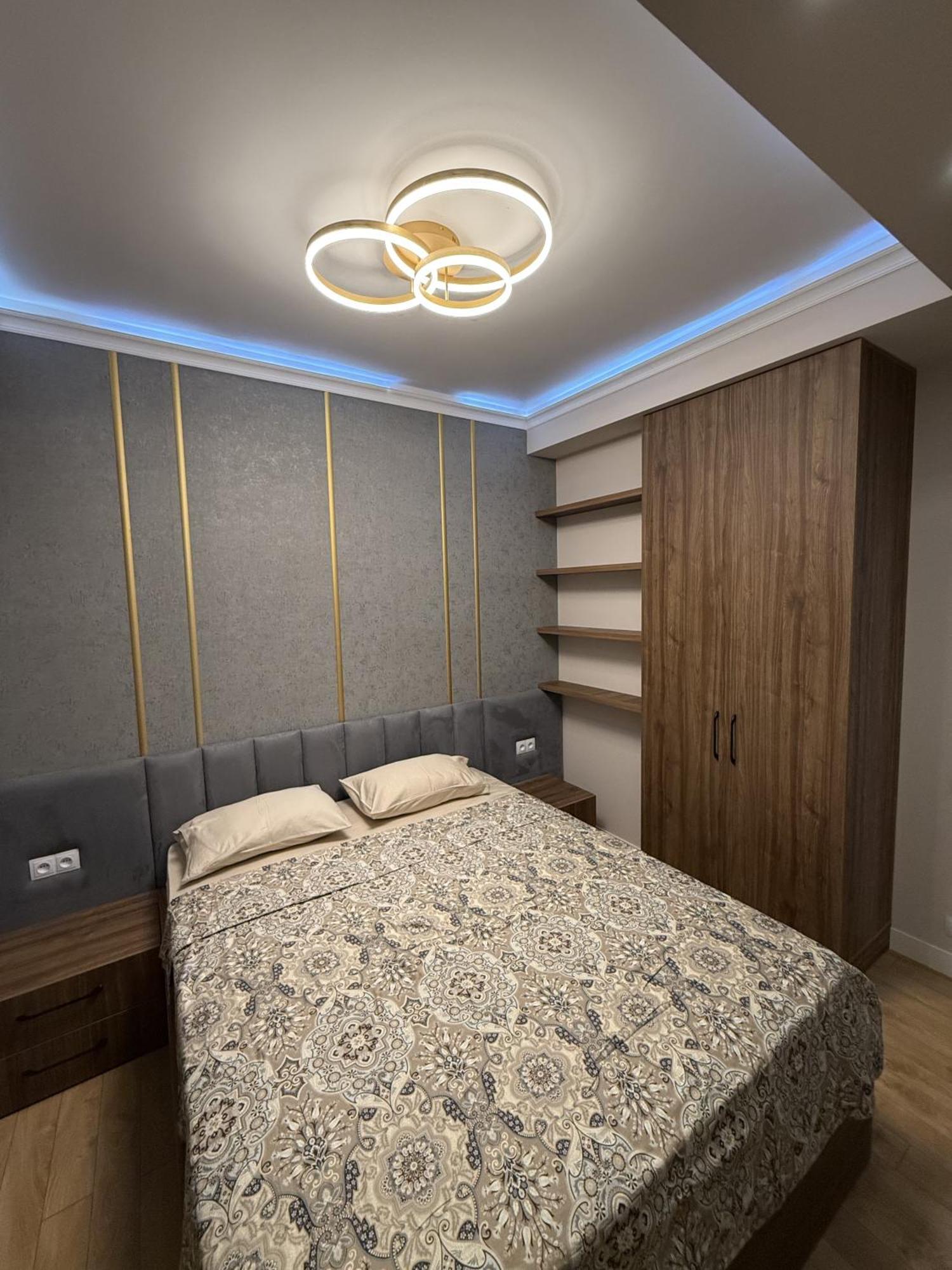 Tbilisi Hilton Apartment Bagian luar foto