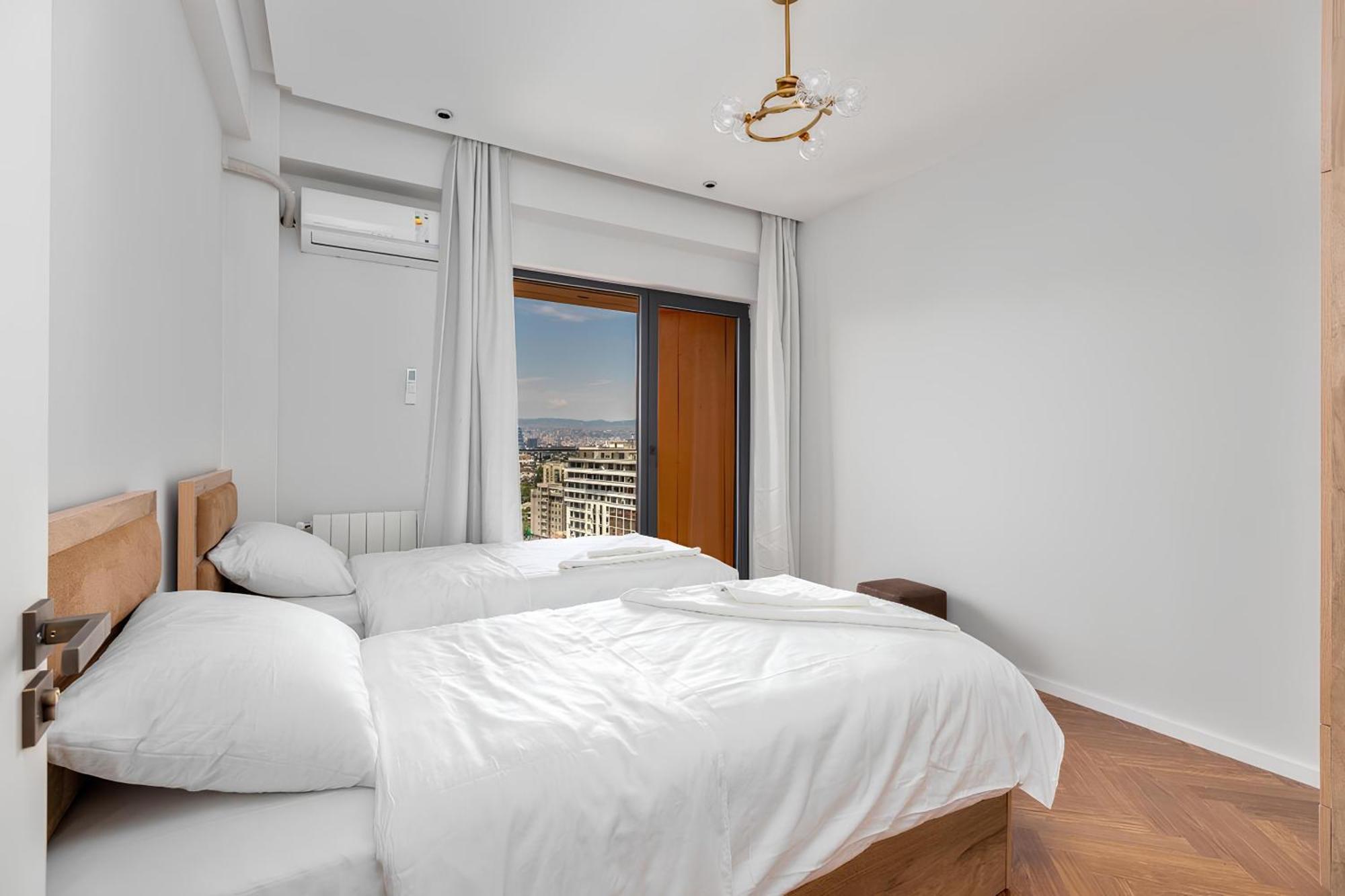 Tbilisi Hilton Apartment Bagian luar foto